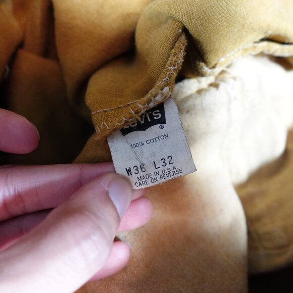 Vintage Levis 560 Relaxed Tapered Fit Jeans Mens 36x32 (Fits 34x31) Mustard Tan - Picture 3 of 11